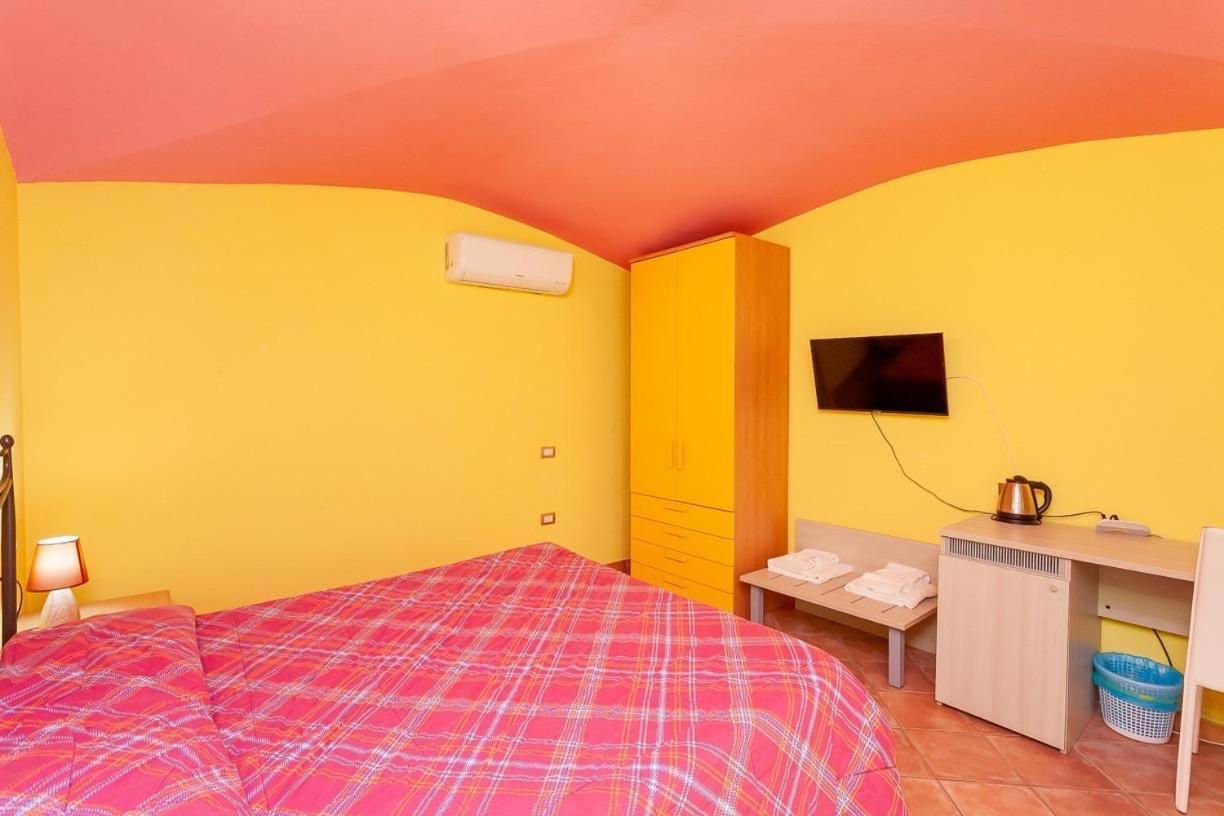 B&B Pettirosso Garden San Teodoro  Zewnętrze zdjęcie